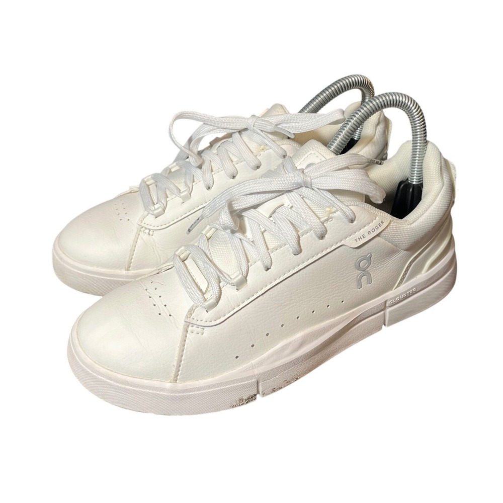 On Running The Roger Advantage Womens 6.5 White Sneakers Tennis Shoes